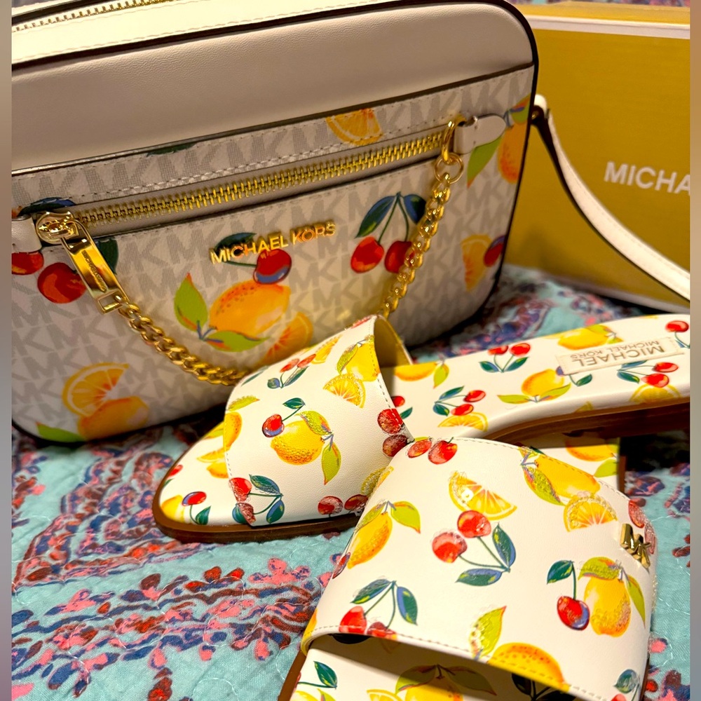 Michael Kors Set. Sandals size 6.